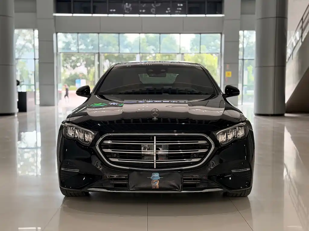 Mercedes-Benz E-Class — миниатюра 2