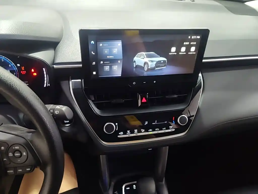 Toyota Corolla Cross — миниатюра 13