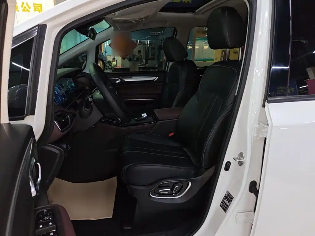 GAC Motor Trumpchi M6 — миниатюра 15