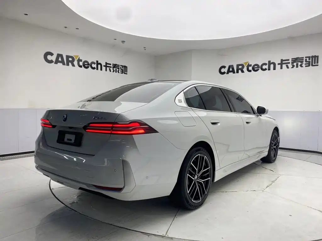 BMW 5 Series 5 2024 525Li Luxury