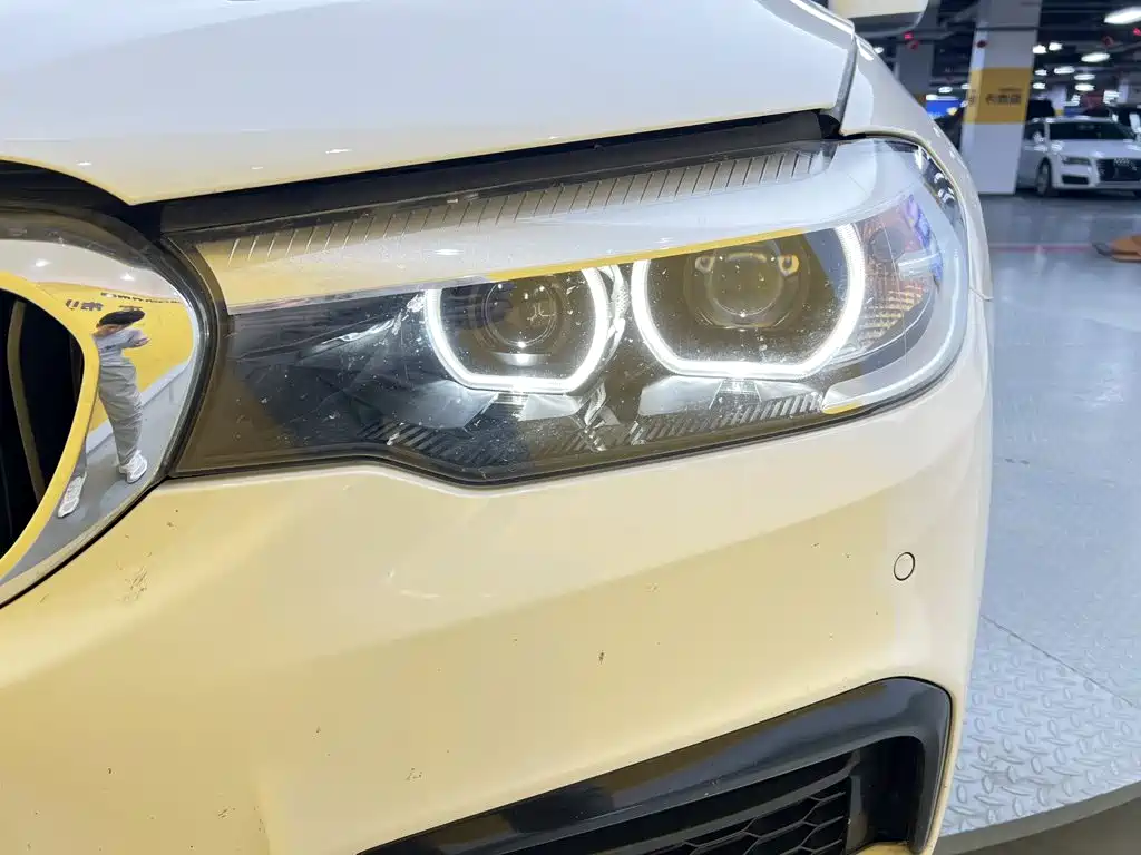 BMW 5 Series — миниатюра 7
