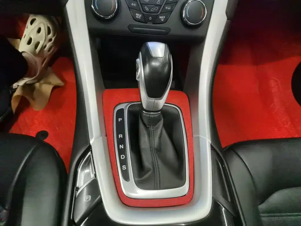 Ford Mondeo — миниатюра 14