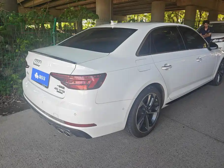 Audi A4L — миниатюра 3