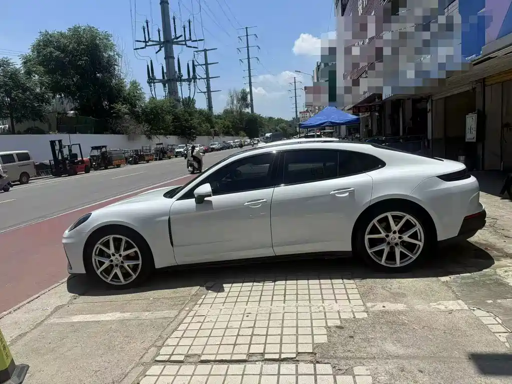 Porsche Panamera — миниатюра 2