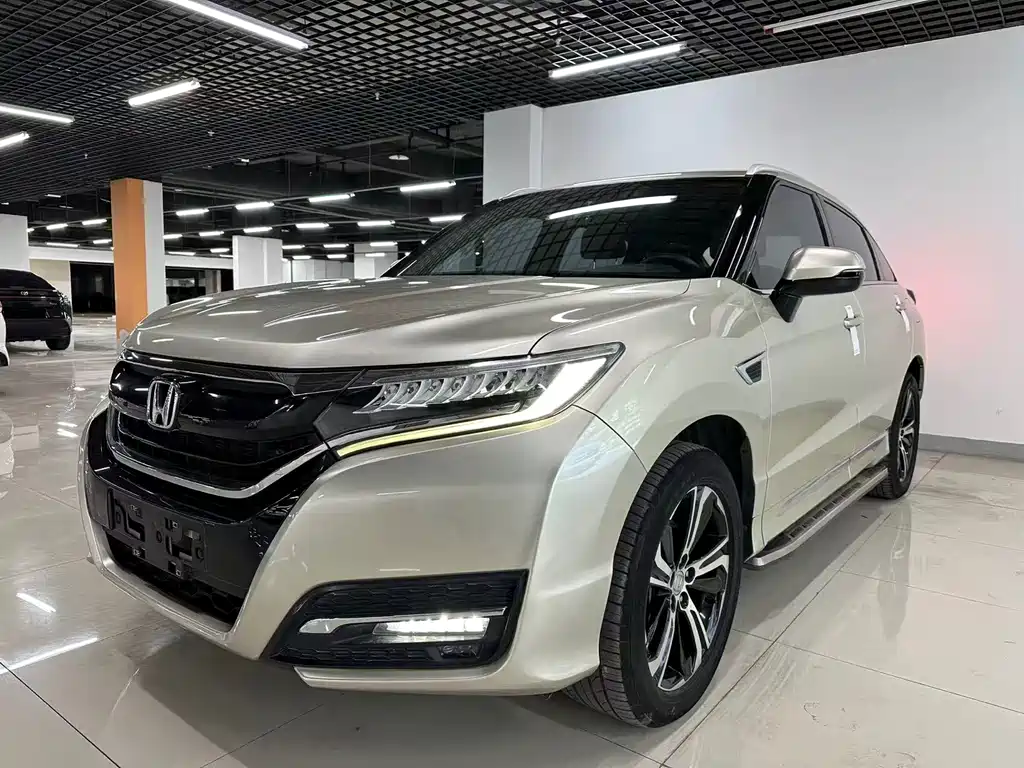 HONDA UR V