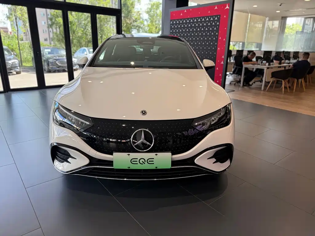 Mercedes-Benz EQE 2025 500 4MATIC