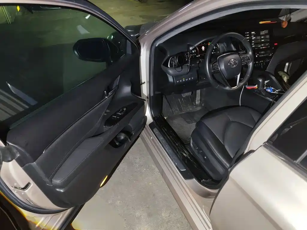 Toyota Camry — миниатюра 17