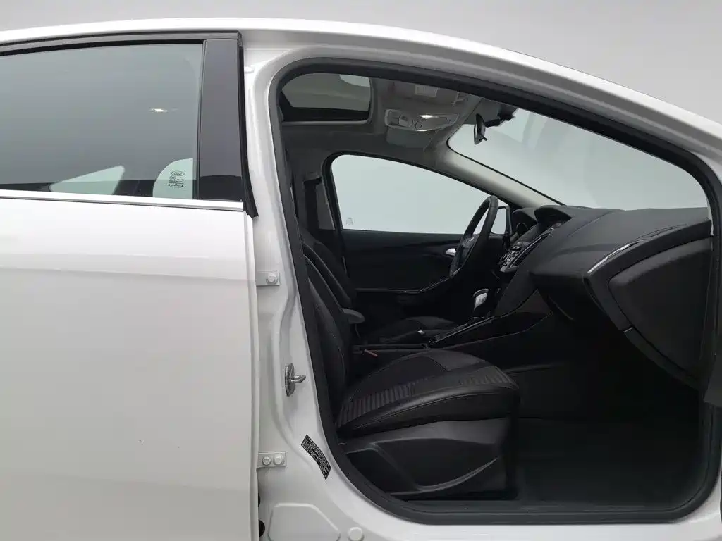 Ford Focus — миниатюра 23