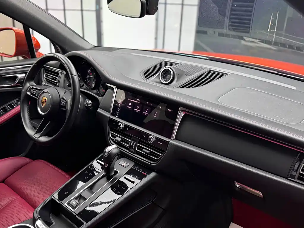 Porsche Macan — миниатюра 12