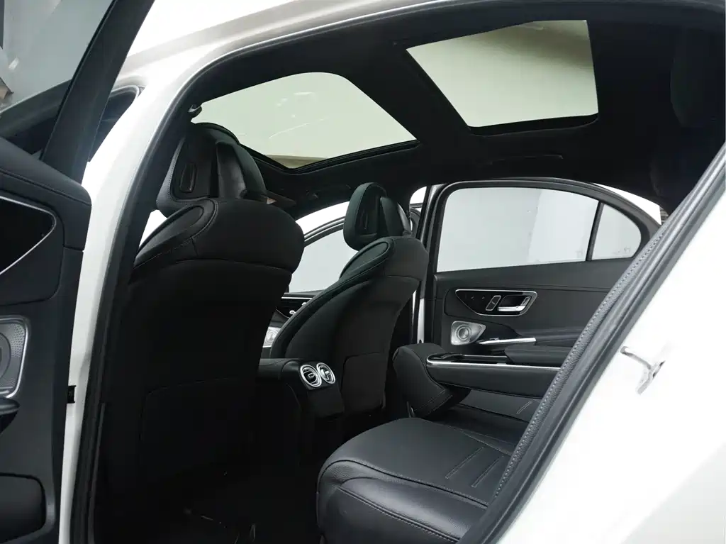 Mercedes-Benz C-Class — миниатюра 27
