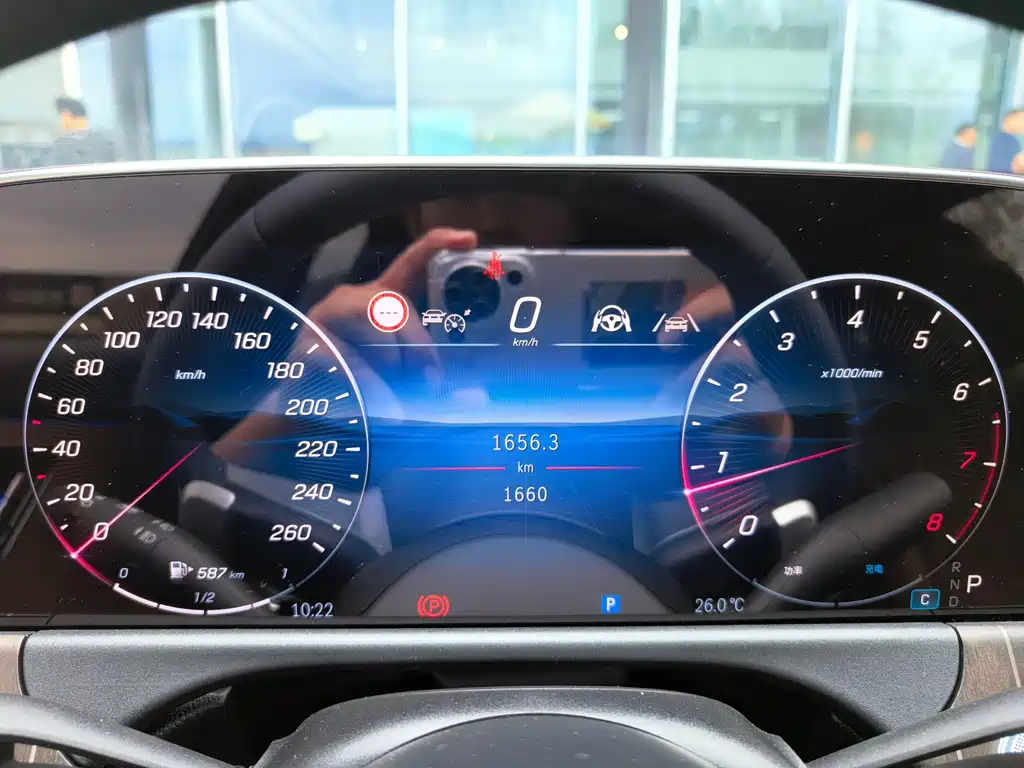 Mercedes-Benz E-Class — миниатюра 2