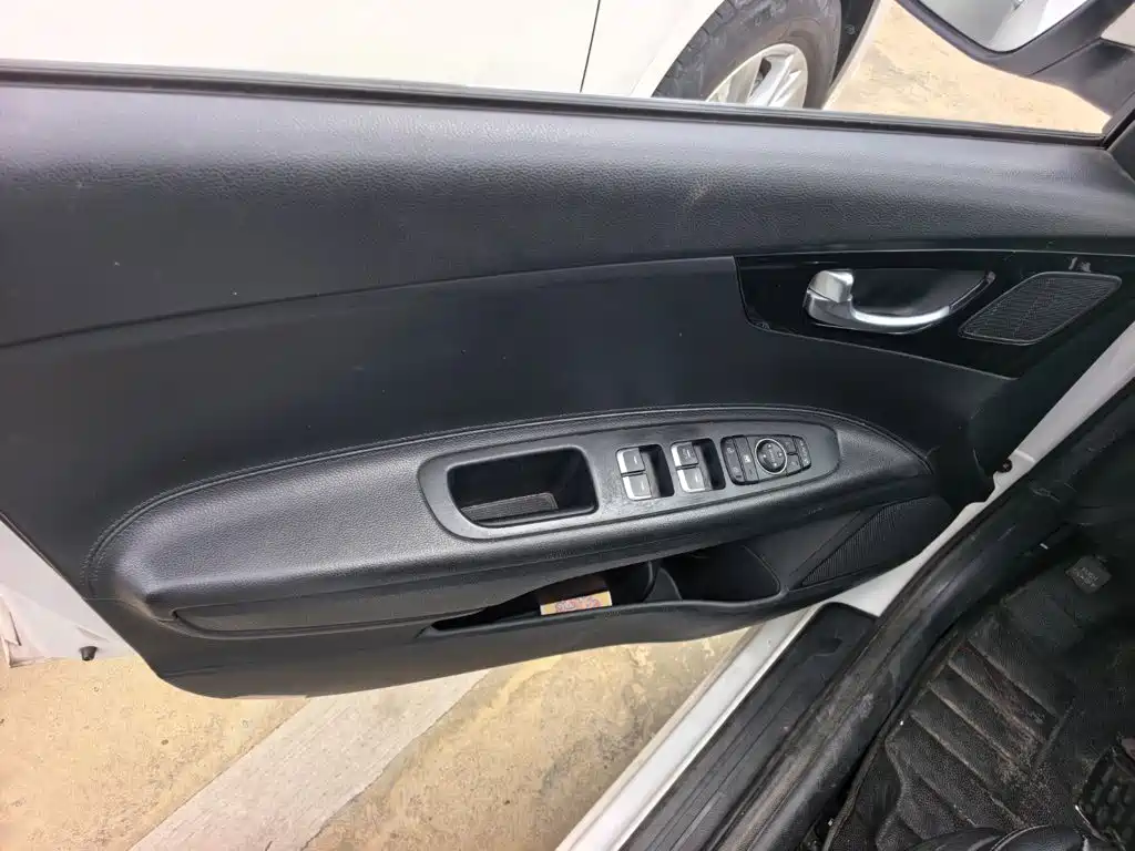 Kia K4 2014 1.8L AT DLX