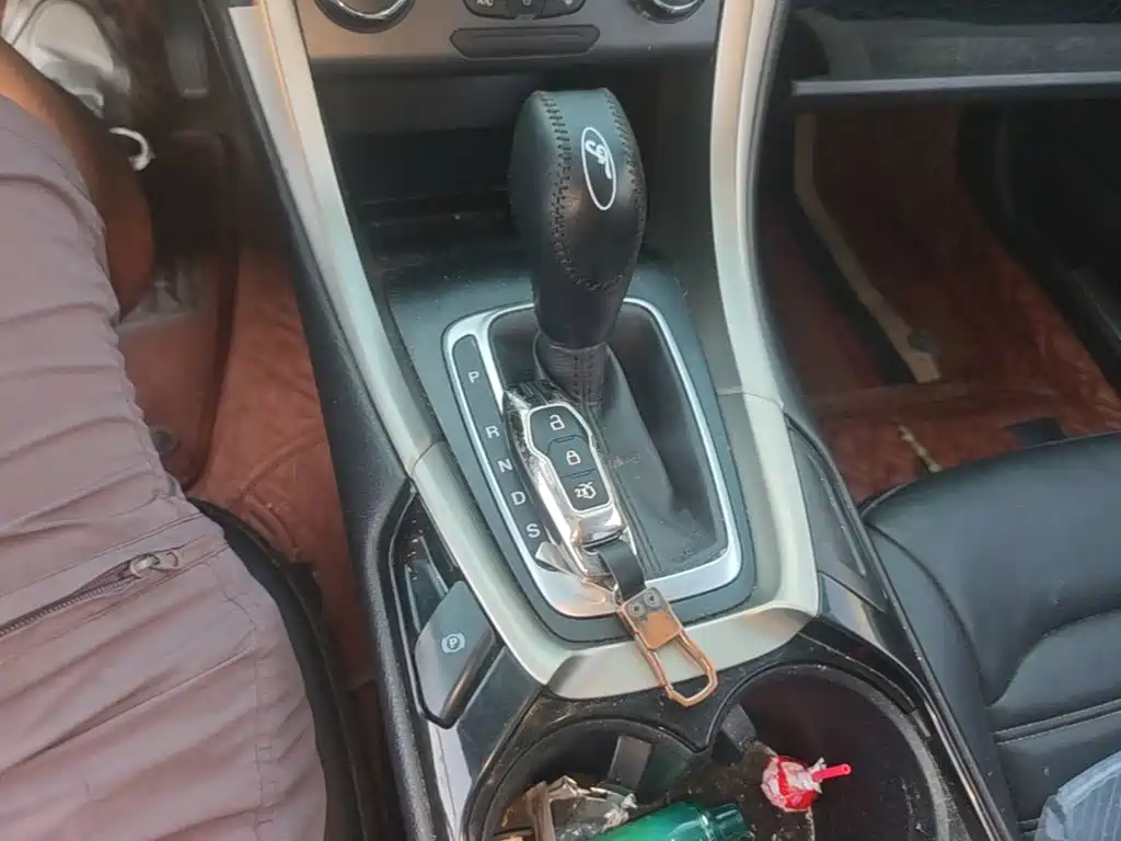 Ford Mondeo — миниатюра 14