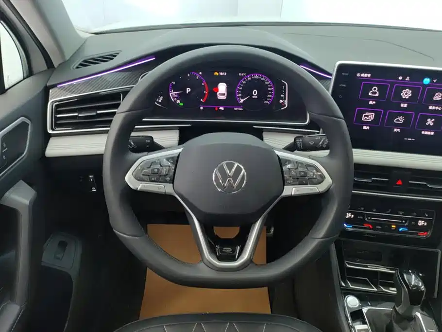 Volkswagen Tiguan L — миниатюра 15