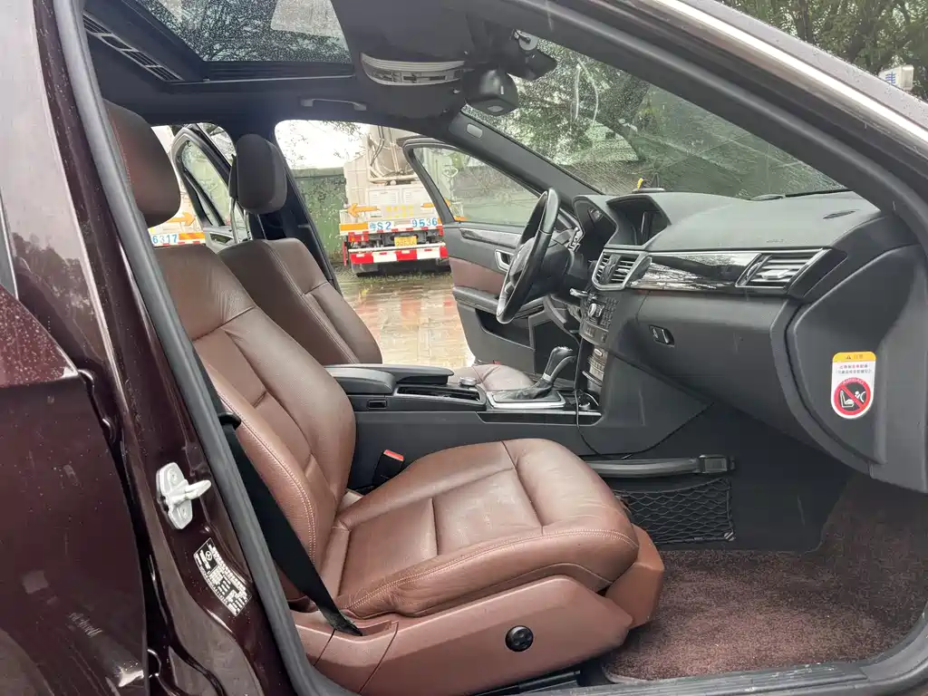 Mercedes-Benz E-Class (Import) — миниатюра 7