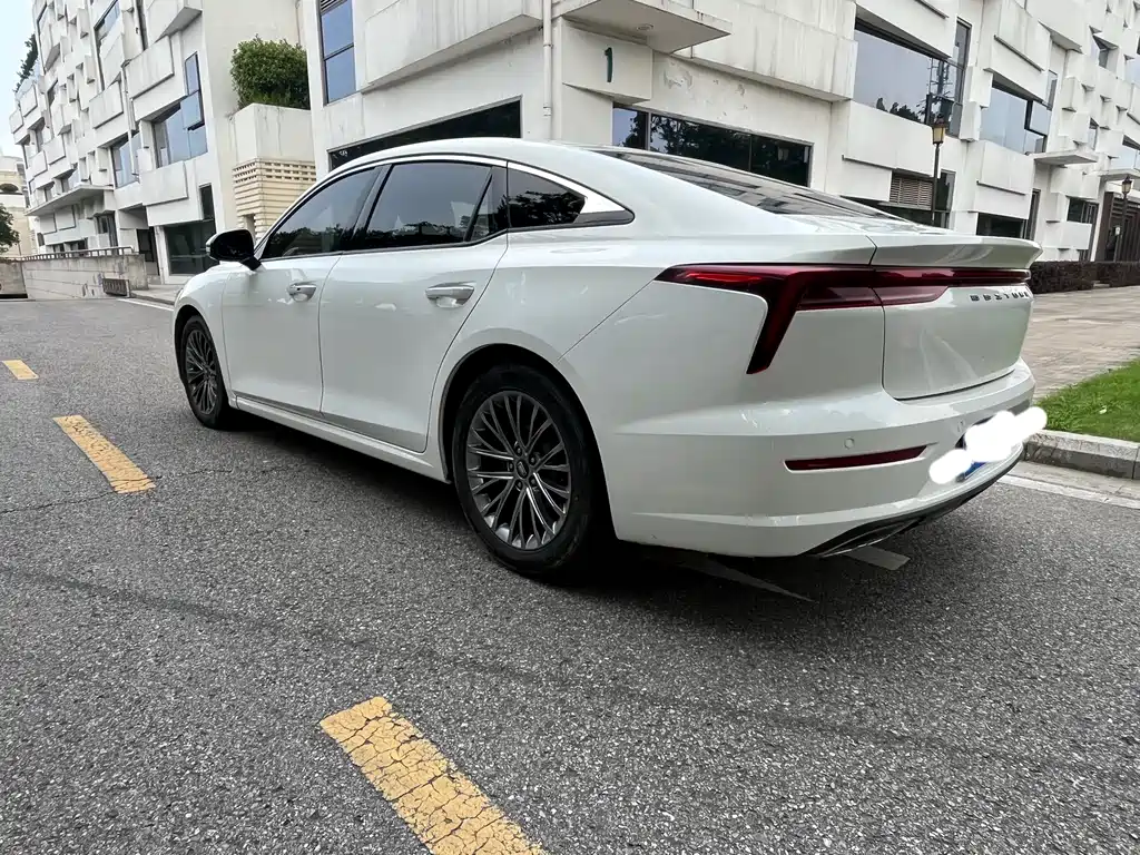 Bestune B70 2023 1.5T AT 70