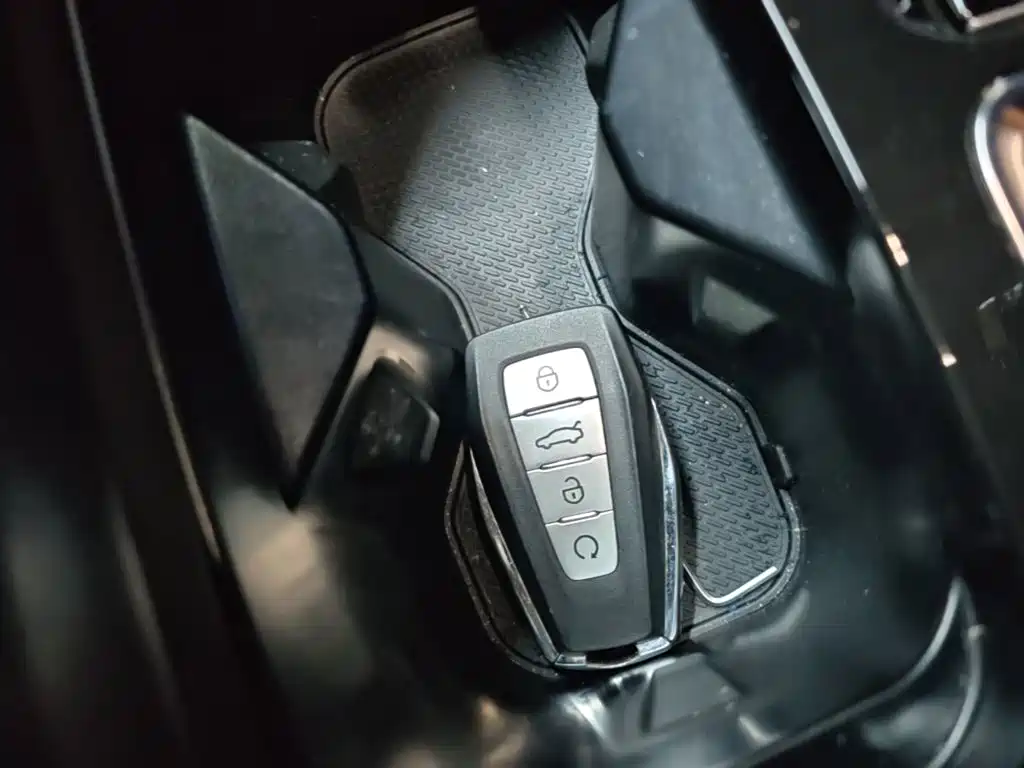 Geely Boyue L — миниатюра 9