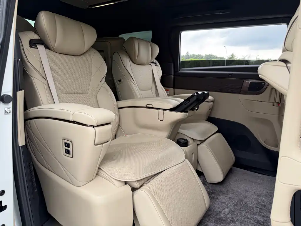 Toyota Vellfire — миниатюра 12