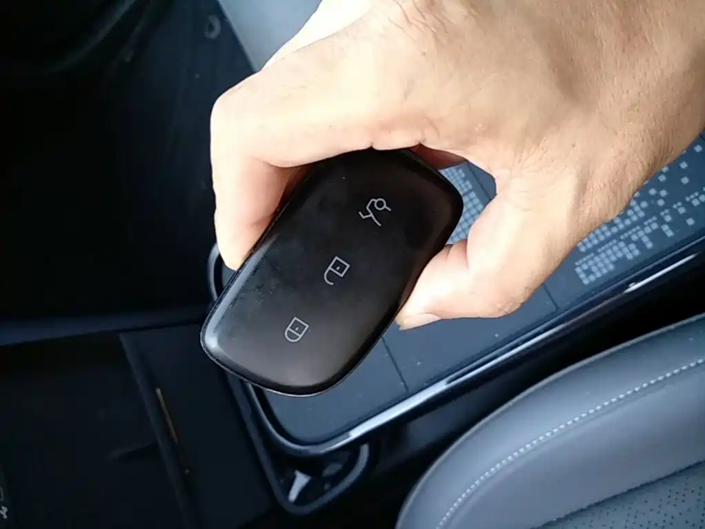 Lynk & Co Z20 — миниатюра 17