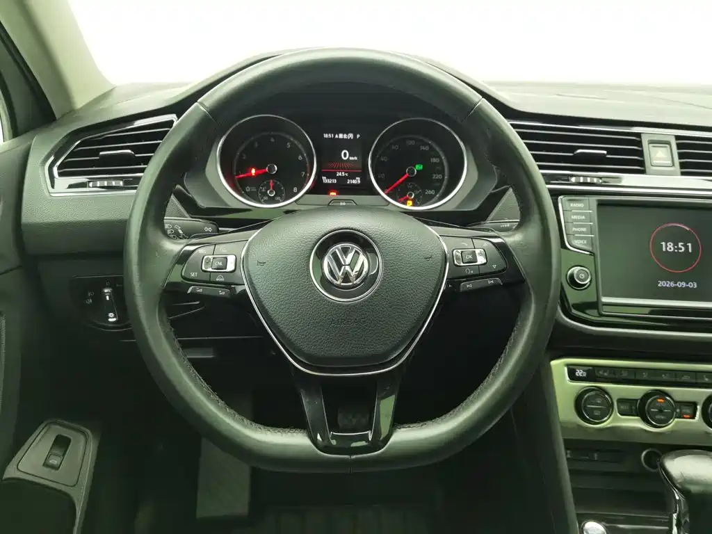 Volkswagen Tiguan L — миниатюра 11