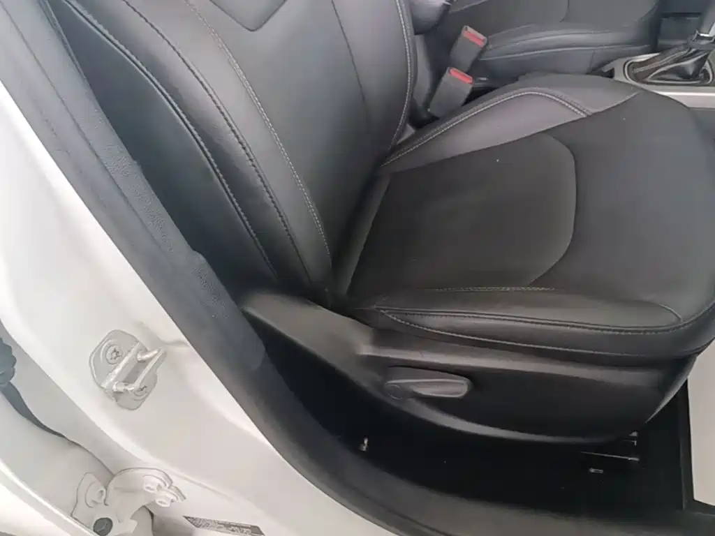 Jeep Compass — миниатюра 25