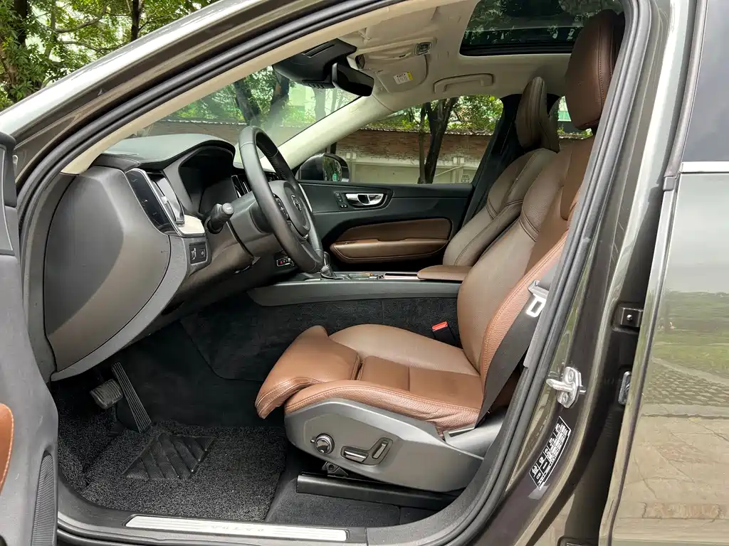 Volvo XC60 — миниатюра 9