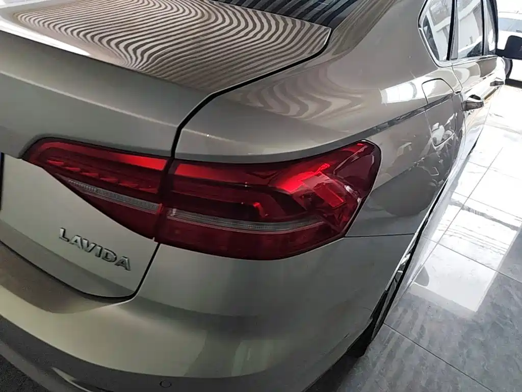 Volkswagen Lavida — миниатюра 8
