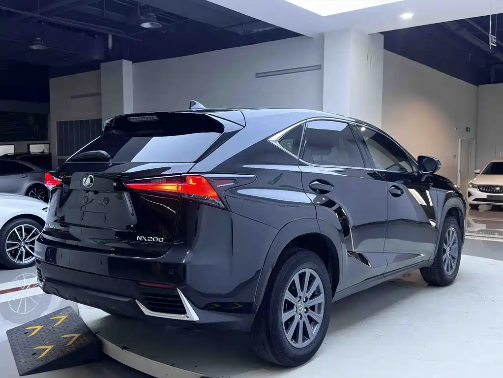 Lexus NX — миниатюра 5