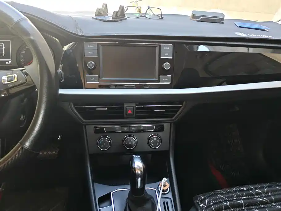 Volkswagen Lavida — миниатюра 13