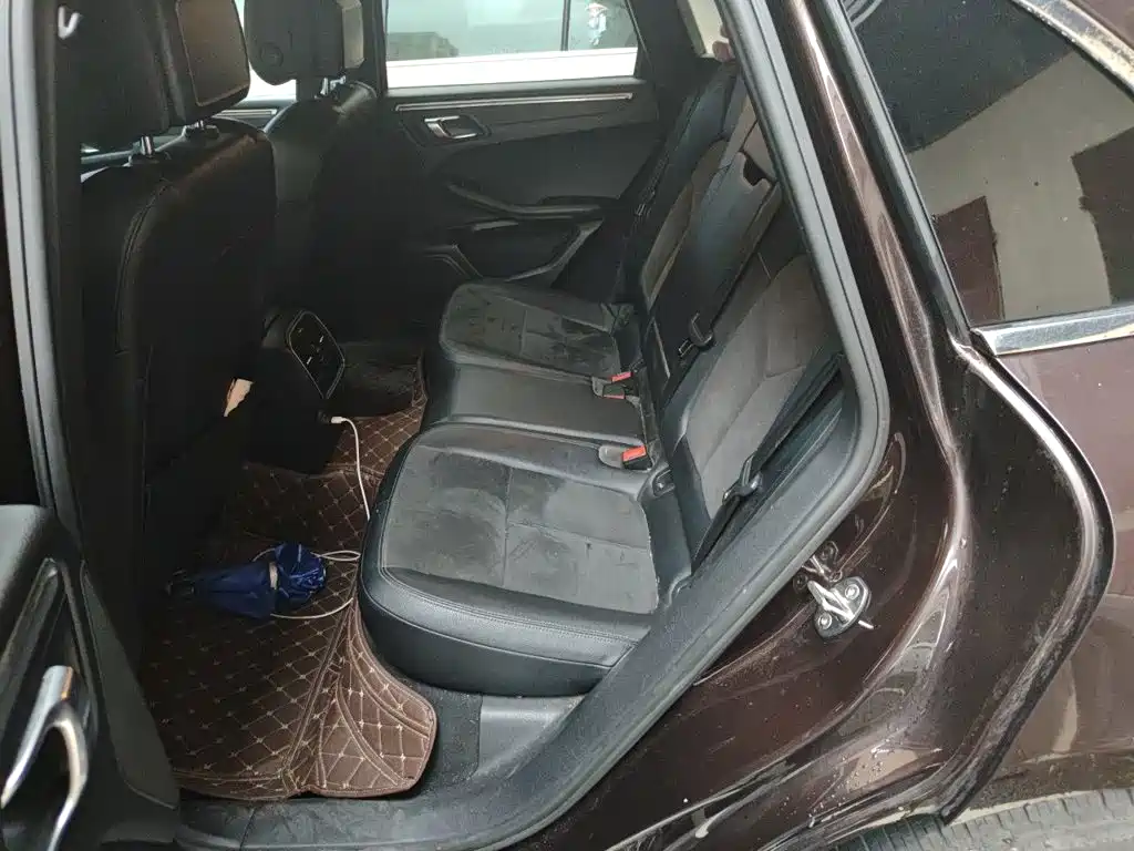 Porsche Macan — миниатюра 18