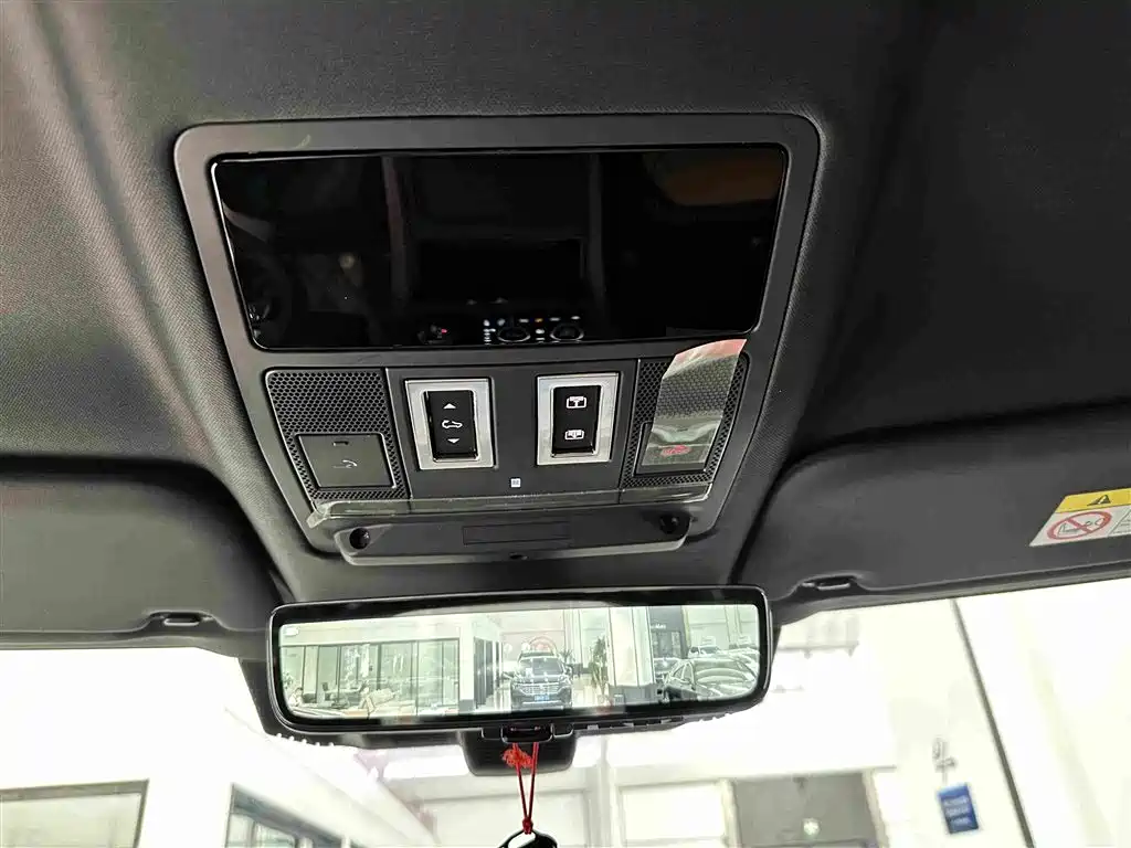 Land Rover Defender — миниатюра 16