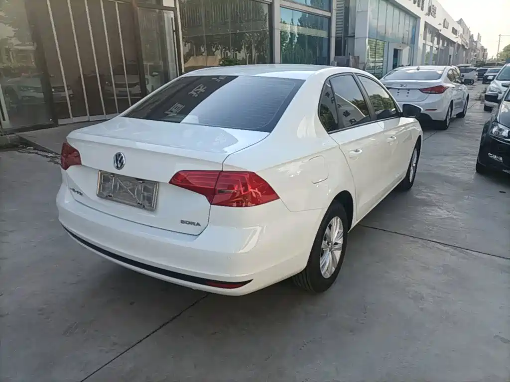 Volkswagen Bora — миниатюра 7