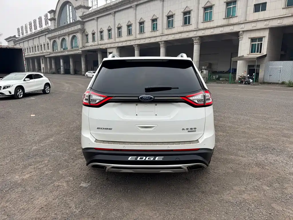 Ford Edge — миниатюра 8
