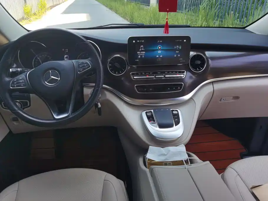 Mercedes-Benz V-Class — миниатюра 12