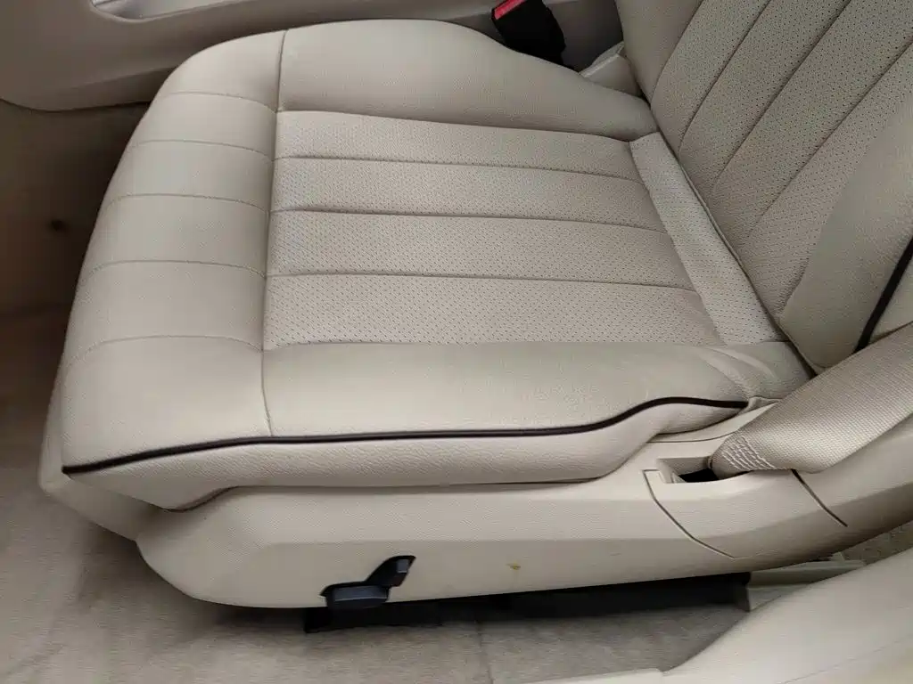 Mercedes-Benz E-Class — миниатюра 20