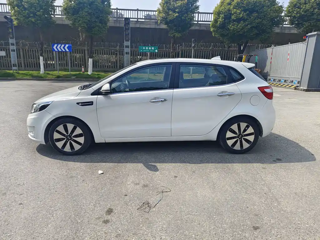 Kia K2 — миниатюра 3