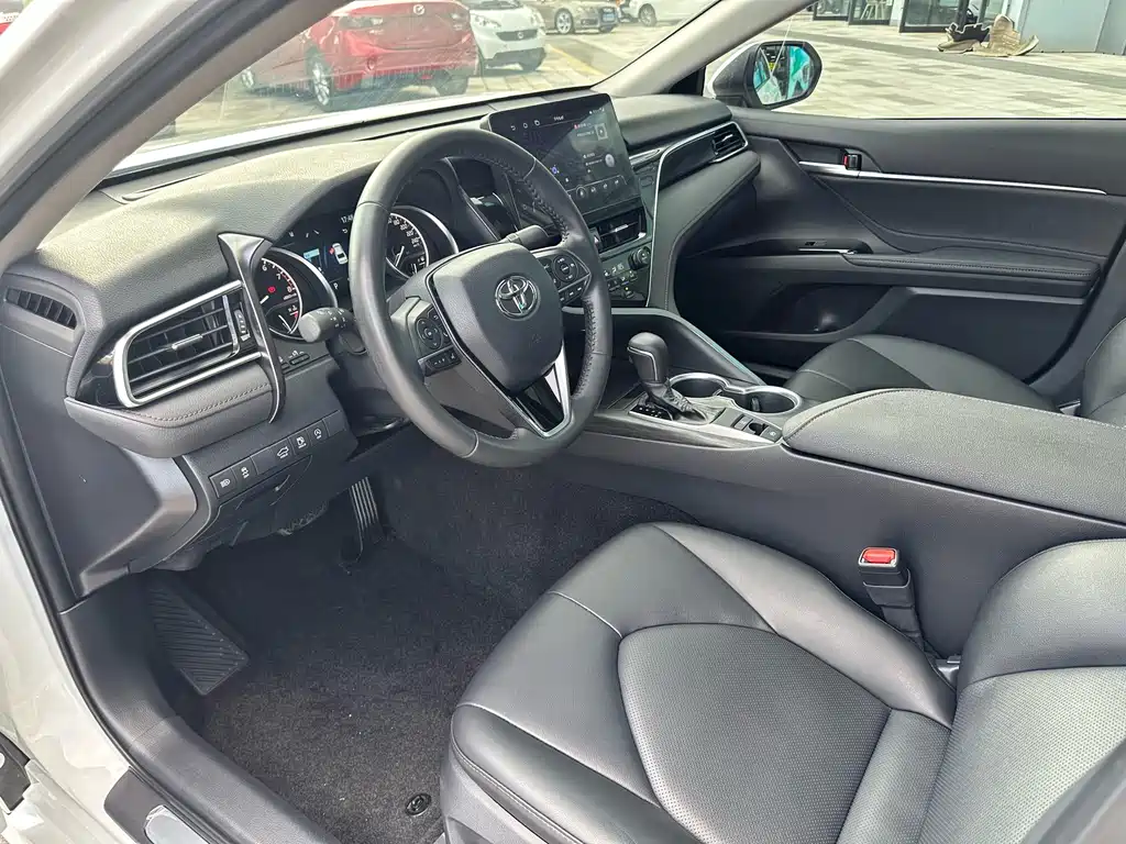 Toyota Camry — миниатюра 18