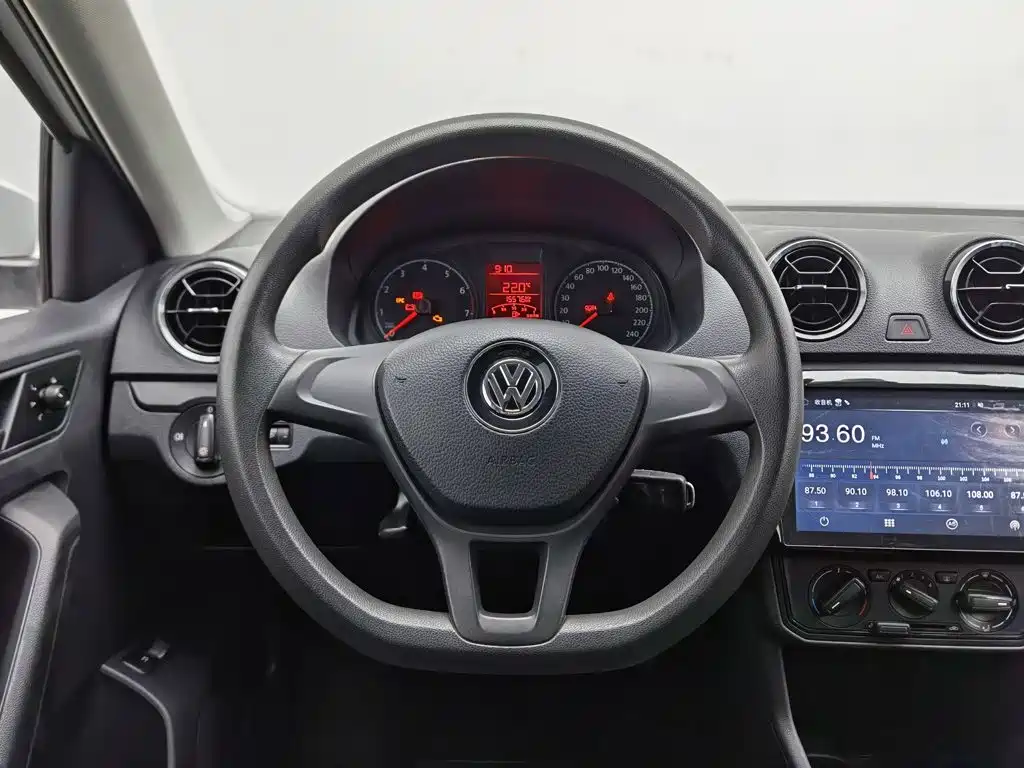 Volkswagen Jetta — миниатюра 11