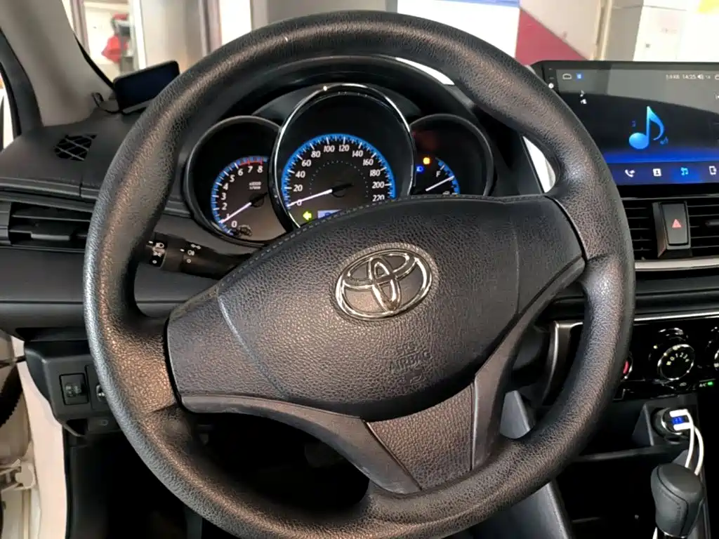 Toyota Yaris L — миниатюра 11