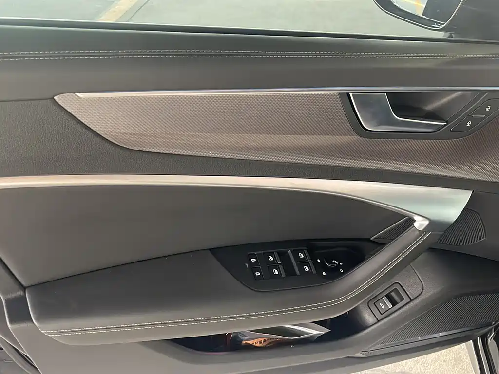 Audi A6L — миниатюра 13