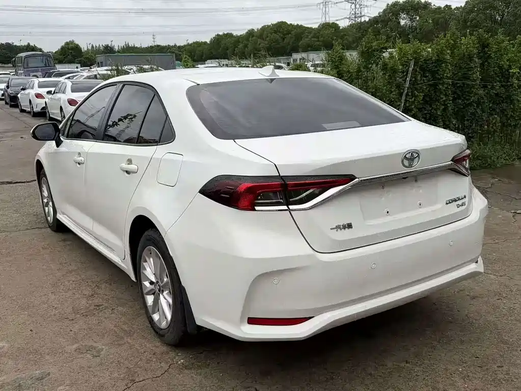 Toyota Corolla — миниатюра 12