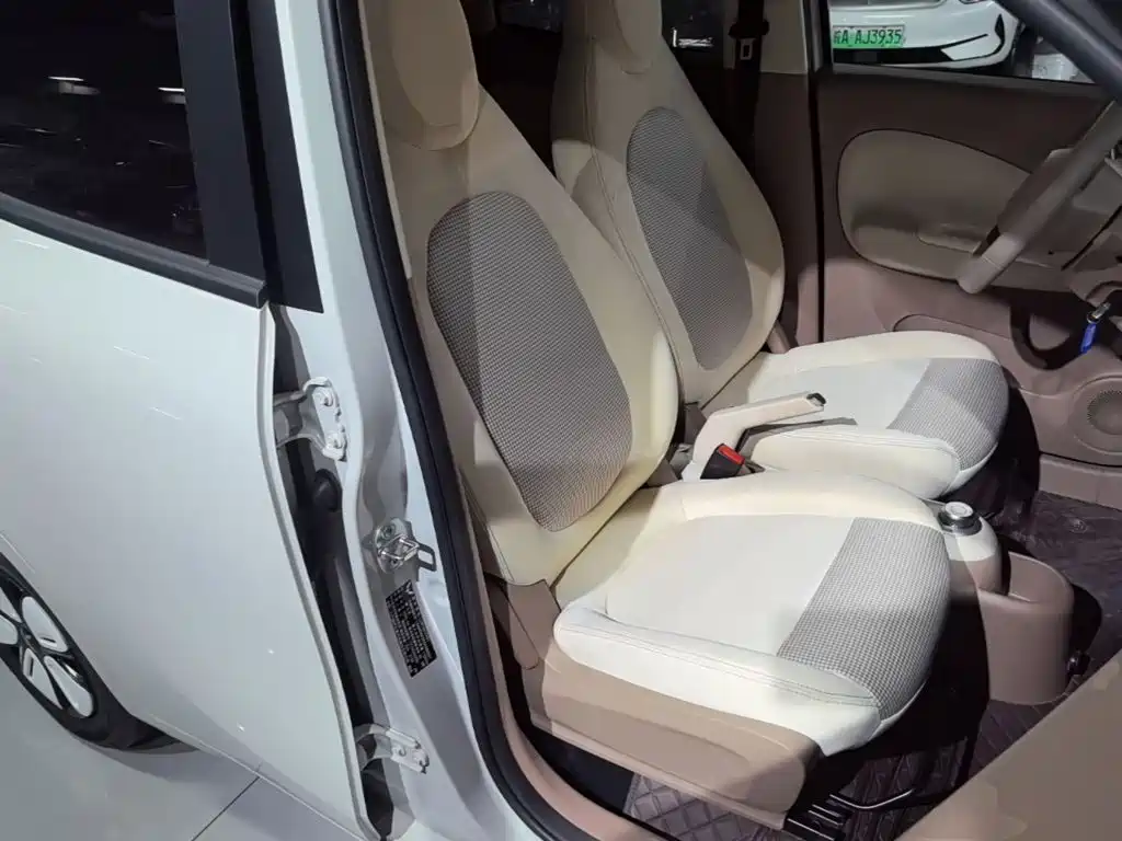 Wuling MINIEV — миниатюра 25