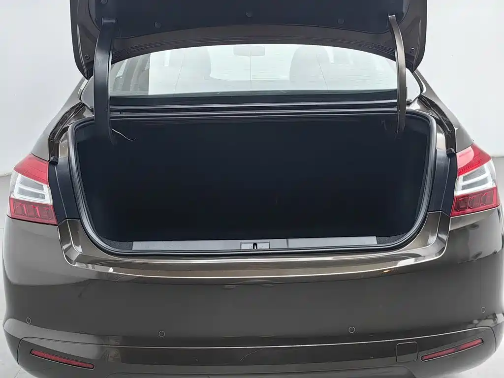 Peugeot 408 — миниатюра 16