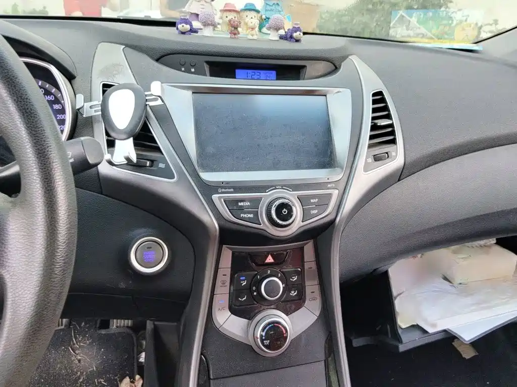 Hyundai Elantra Langdong — миниатюра 6