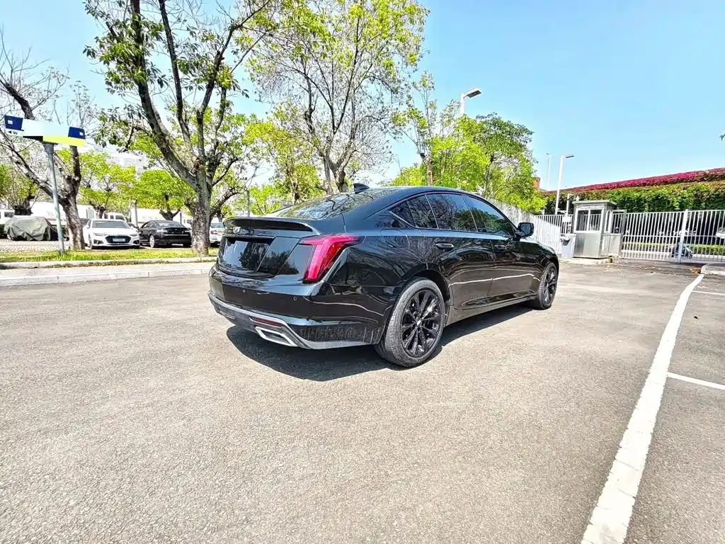 Cadillac CT5 — миниатюра 8