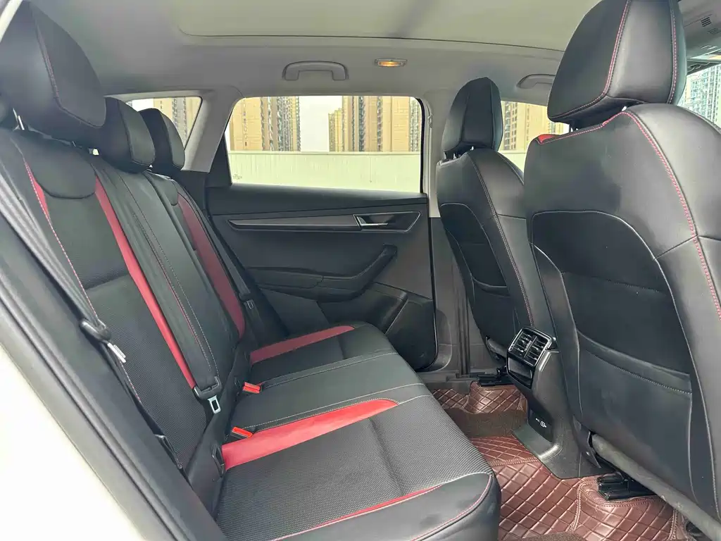 Skoda Karoq — миниатюра 19