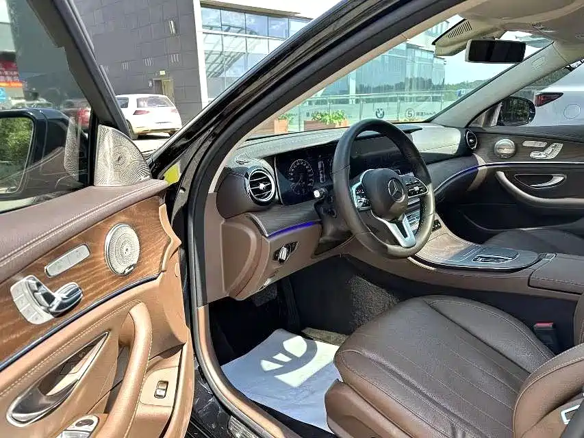 Mercedes-Benz E-Class — миниатюра 15