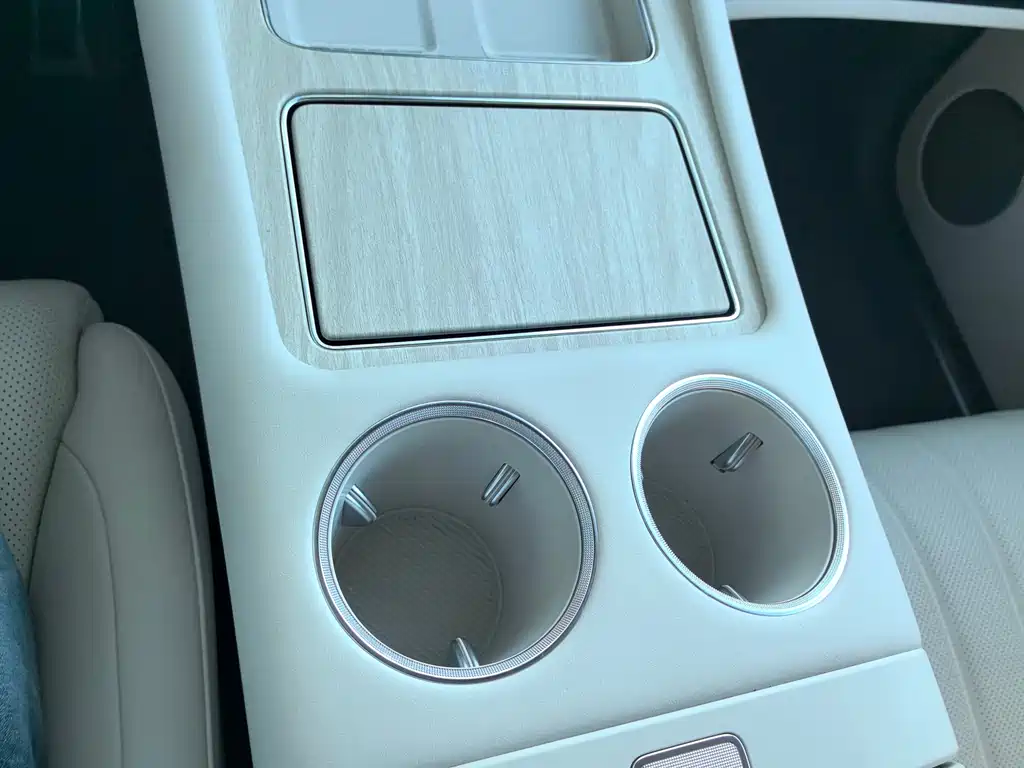 AITO AITO M8 — миниатюра 11
