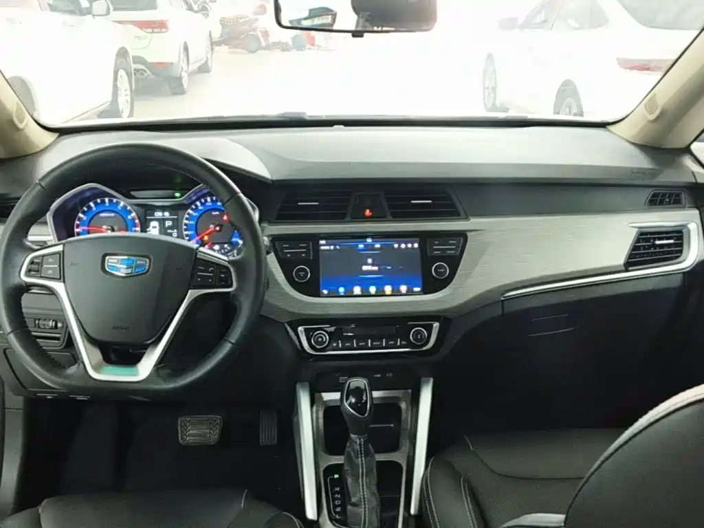 Geely Vision X3 — миниатюра 6