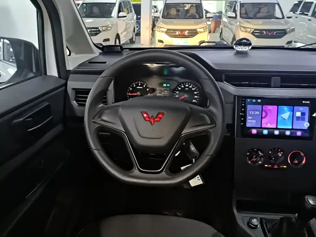 Wuling Hongguang PLUS — миниатюра 11